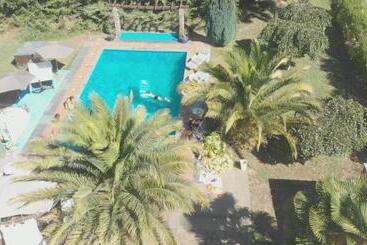 تختخواب و صبحانه South Landing Inn