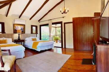 تختخواب و صبحانه South Landing Inn