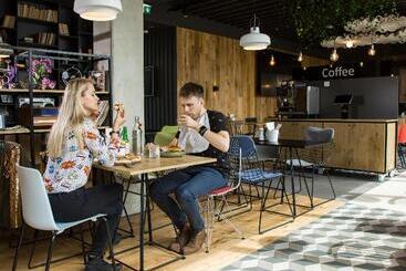 هتل Ibis Tallinn Center