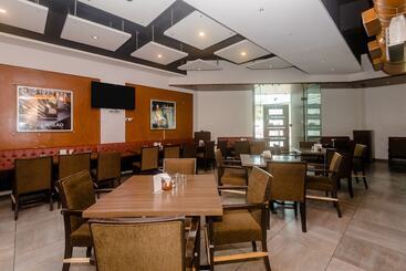 Hotel Oyo 26750 Vashi Gymkhana
