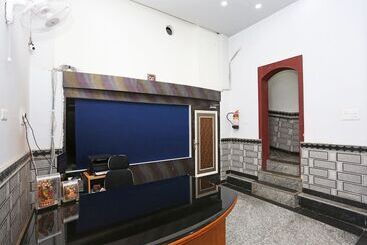 Oyo 23090 Hotel Mani Bhai Patel
