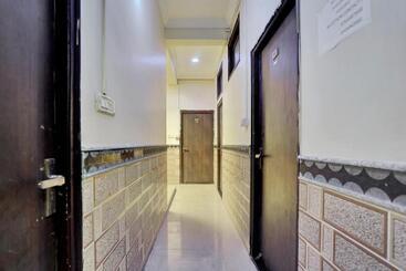 Oyo 23090 Hotel Mani Bhai Patel