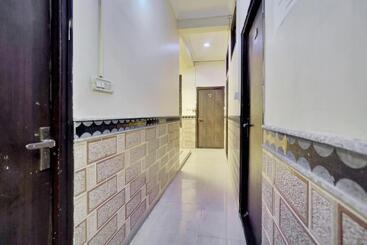Oyo 23090 Hotel Mani Bhai Patel