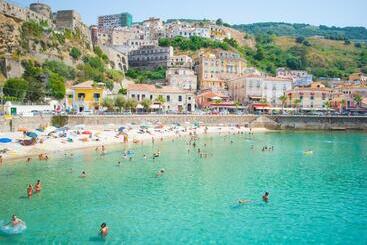 Asterias Residence - Pizzo