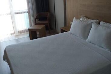 Nehi̇r Hotel Keşan