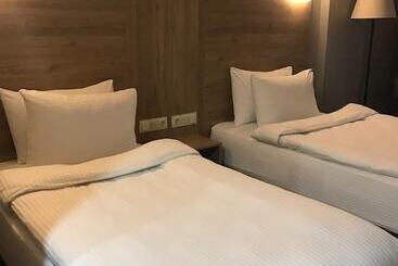 Nehi̇r Hotel Keşan