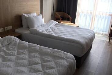 Nehi̇r Hotel Keşan