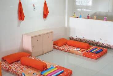 پانسیون Hong Jaya Homestay   Hostel