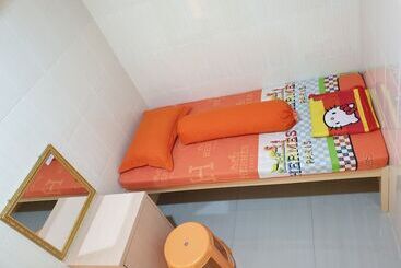 پانسیون Hong Jaya Homestay   Hostel