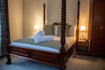 The Rosedale Hotel & Restaurant