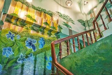 هتل Sunny Hostel