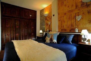 Aparthotel Foyer D Antan Suite Con Caminetto Hammam O Vasca Idromassaggio