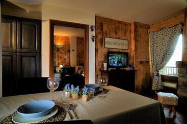 Aparthotel Foyer D Antan Suite Con Caminetto Hammam O Vasca Idromassaggio