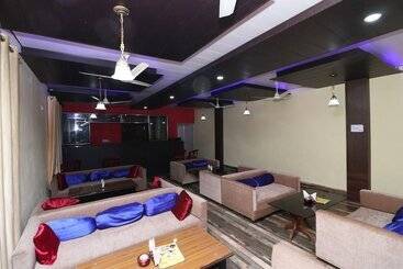 هتل Collection O Signature Inn