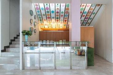 هتل Urbanview At Lacson Street Bacolod City By Reddoorz