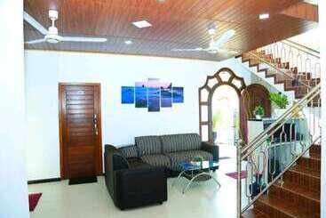پانسیون Blue Diamond Resort