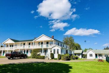 Anne Shirley Motel & Cottages