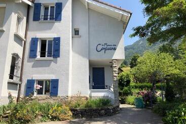 تختخواب و صبحانه La Maison Des Copains