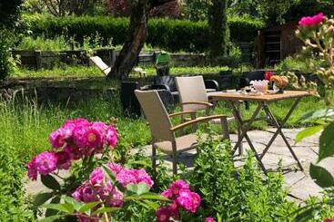 تختخواب و صبحانه La Maison Des Copains