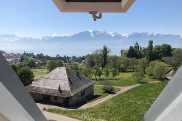 تختخواب و صبحانه La Maison Des Copains