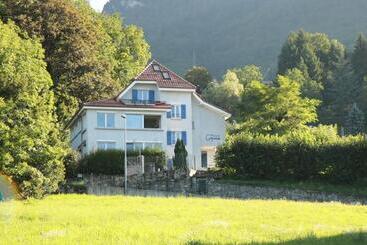 تختخواب و صبحانه La Maison Des Copains