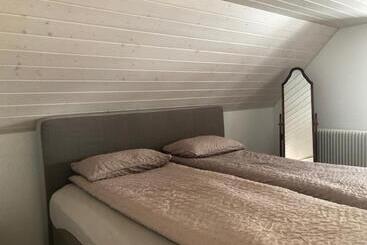 تختخواب و صبحانه La Maison Des Copains