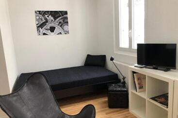 تختخواب و صبحانه La Maison Des Copains
