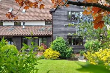 Cowpasture Barn B&b