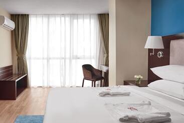 Olympia City Hotel By Dara