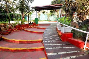 هتل Pali Village Resort