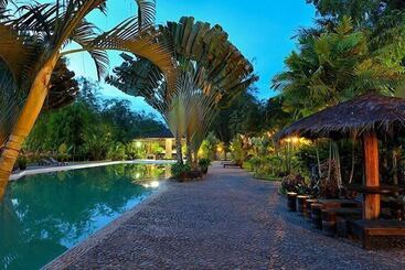Balung River Eco Resort   Hostel