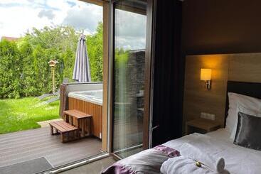تختخواب و صبحانه Villa Aruba & Private Spa Suites