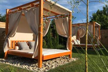 تختخواب و صبحانه Villa Aruba & Private Spa Suites