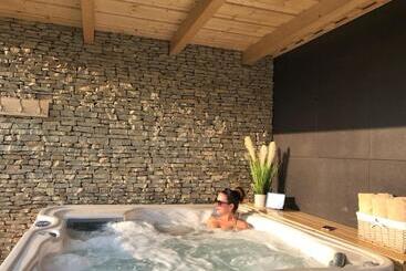 تختخواب و صبحانه Villa Aruba & Private Spa Suites