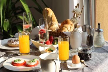 تختخواب و صبحانه Villa Aruba & Private Spa Suites