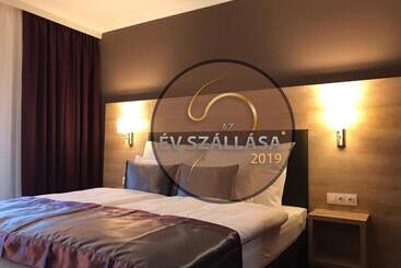 تختخواب و صبحانه Villa Aruba & Private Spa Suites