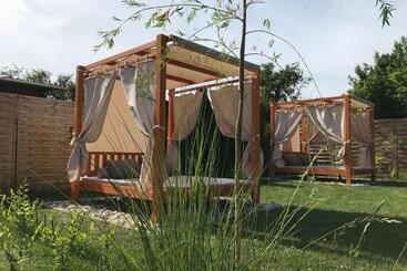 تختخواب و صبحانه Villa Aruba & Private Spa Suites