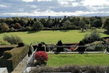 Bowden House B&b