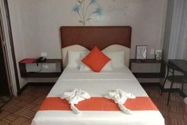 هتل 7 Meadows Inn