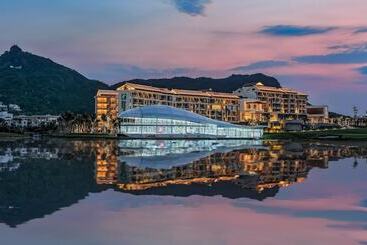 هتل Holiday Inn Resort Qionghai Guantang, An Ihg