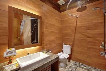 هتل Kubu Gwk Resort