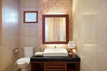 هتل Kubu Gwk Resort