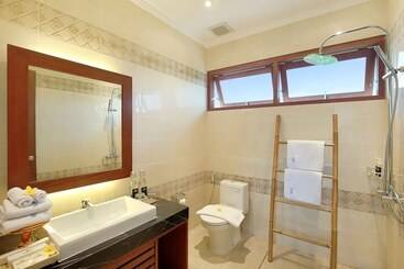 هتل Kubu Gwk Resort