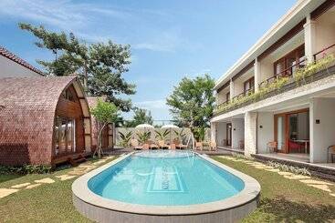 هتل Kubu Gwk Resort