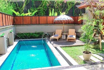 هتل Kubu Gwk Resort