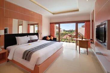 هتل Kubu Gwk Resort