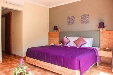 هتل Kubu Gwk Resort