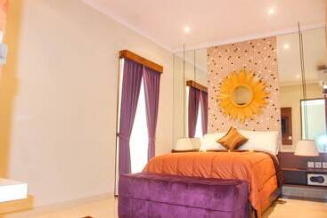 هتل Kubu Gwk Resort