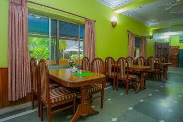 Spot On 445 New Hotel Natureland