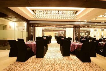 هتل Surestay Plus By Best Western Amritsar